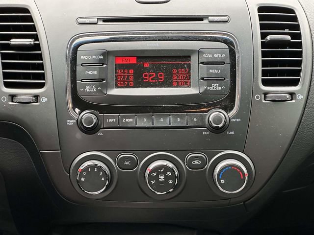 Used 2017 Kia Forte LX image 10