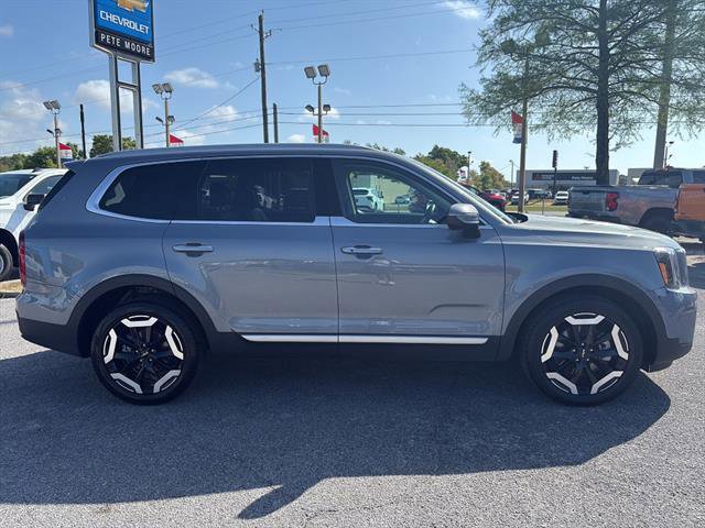 Used 2025 Kia Telluride S image 8