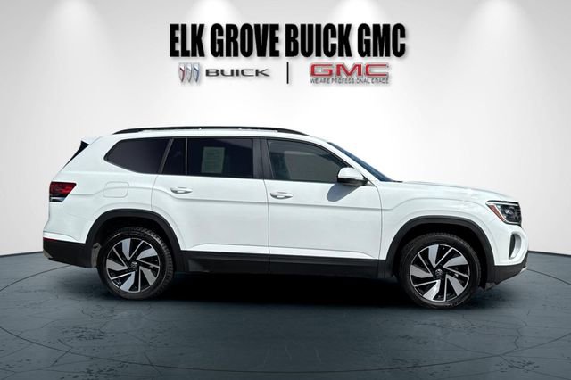 Used 2024 Volkswagen Atlas SE AWD/4WD image 3