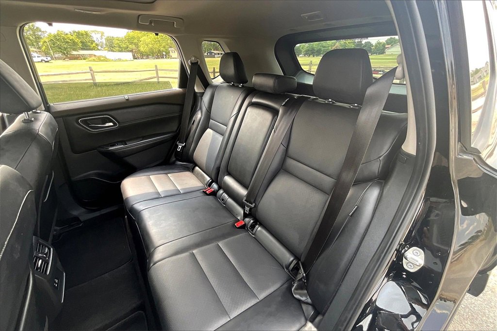 Used 2021 Nissan Rogue SV w/ Premium Package image 24