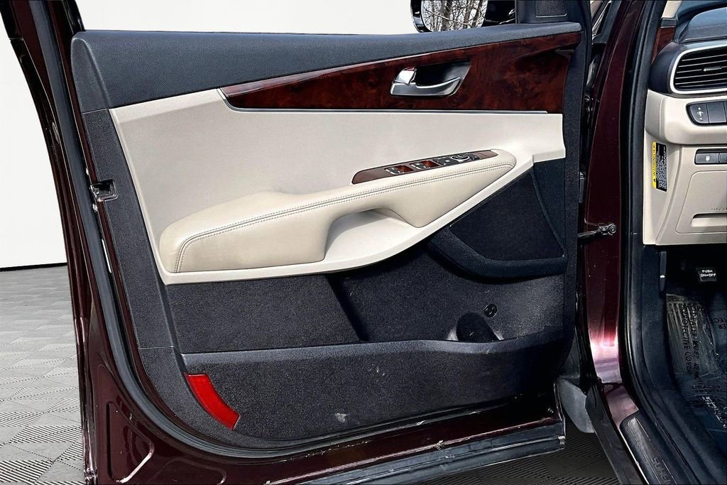 Used 2016 Kia Sorento LX w/ LX Convenience Package image 23