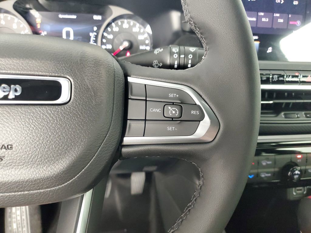 New 2026 Jeep Compass Latitude image 26