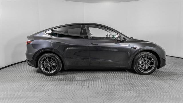 Used 2024 Tesla Model Y Long Range image 8