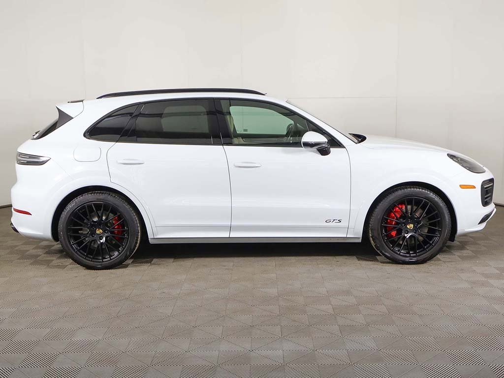 Used 2022 Porsche Cayenne GTS image 20