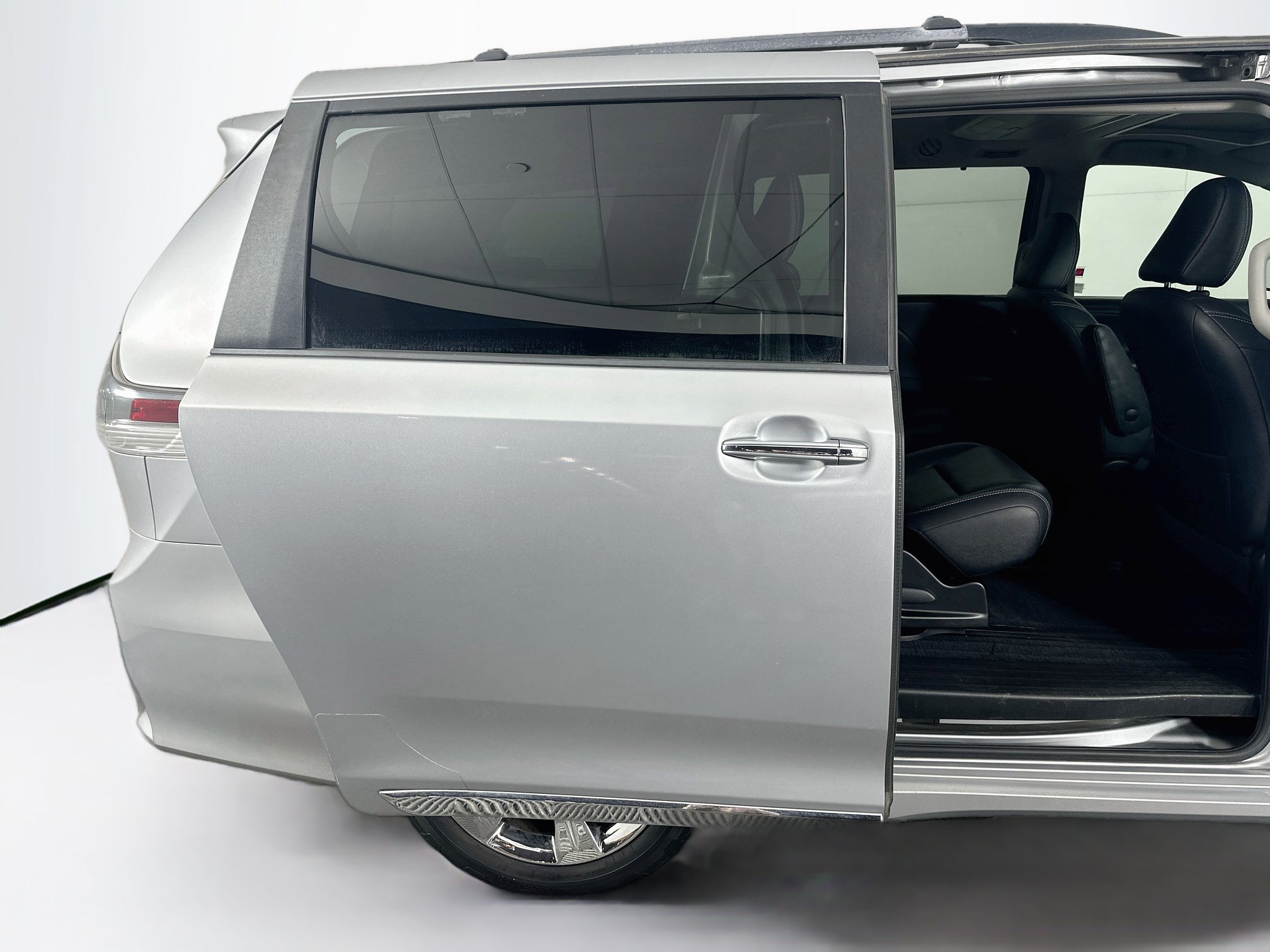 Used 2015 Toyota Sienna SE Premium FWD image 33