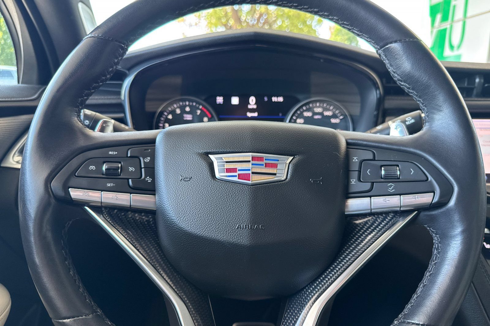 Used 2023 Cadillac XT6 Sport w/ Technology Package AWD/4WD image 29