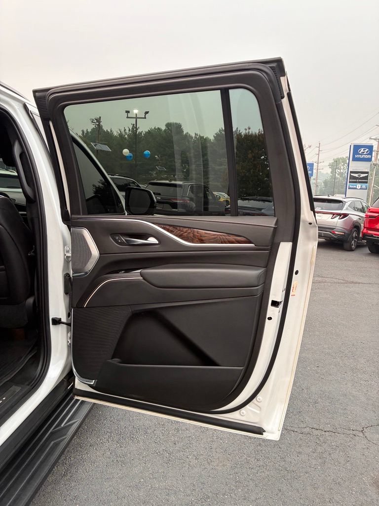 Used 2021 Cadillac Escalade ESV Sport Platinum w/ LPO, ONYX Package AWD/4WD image 57