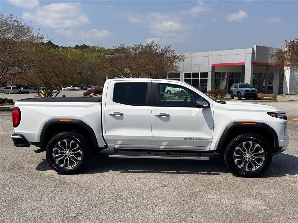 Used 2025 GMC Canyon Denali image 2
