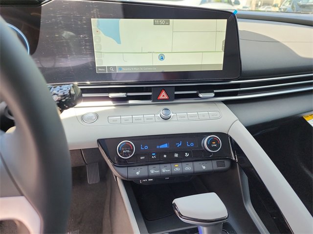 New 2025 Hyundai Elantra Limited image 17