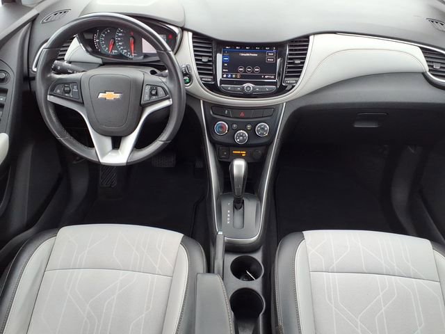 Used 2020 Chevrolet Trax LT w/ LT Convenience Package image 14