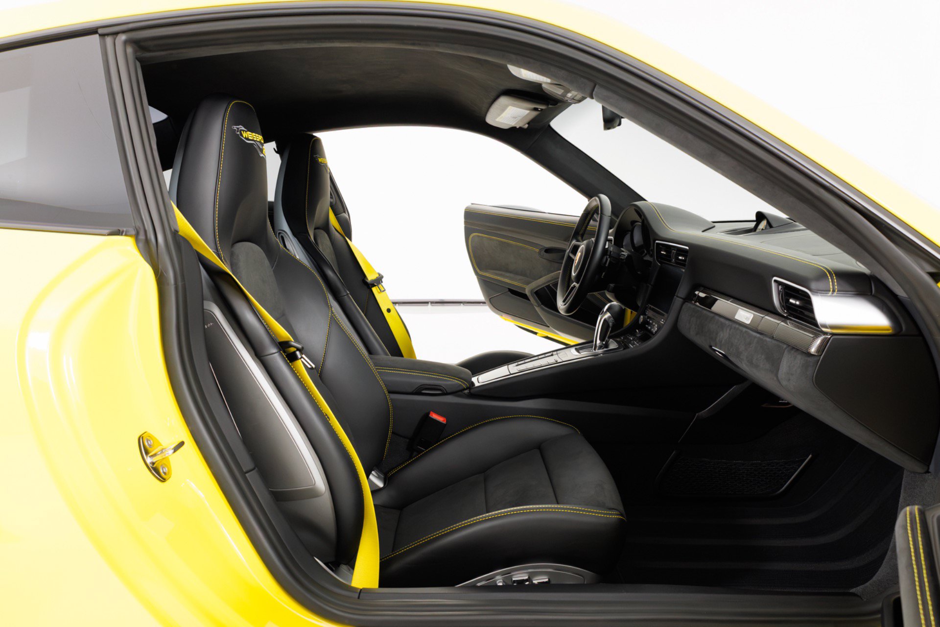Used 2018 Porsche 911 GT2 RS w/ Weissach Package RWD image 38