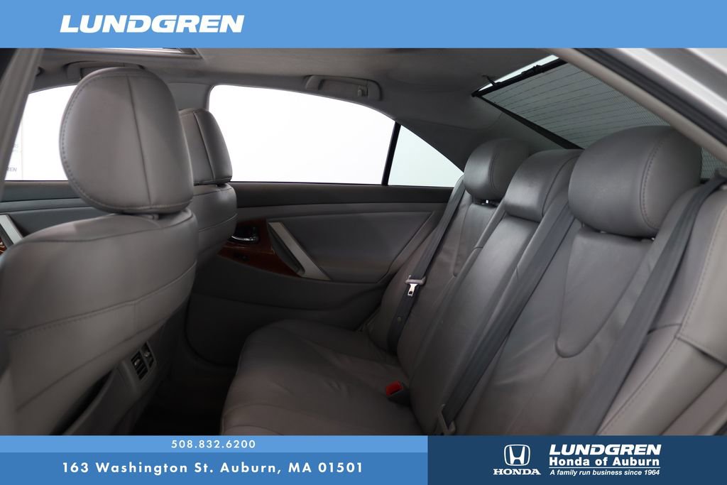 Used 2011 Toyota Camry XLE image 13