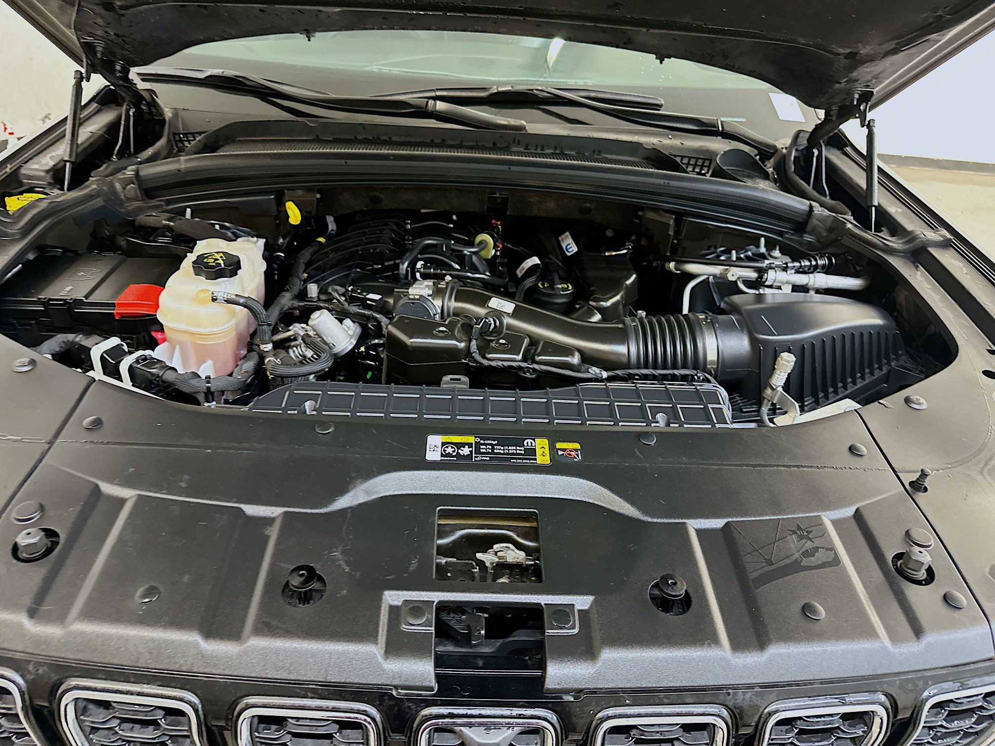 Used 2024 Jeep Grand Cherokee L Limited w/ Luxury Tech Group II image 37