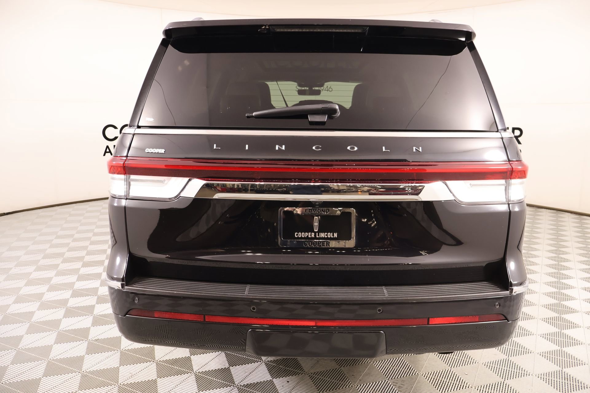 Used 2022 Lincoln Navigator Reserve image 24