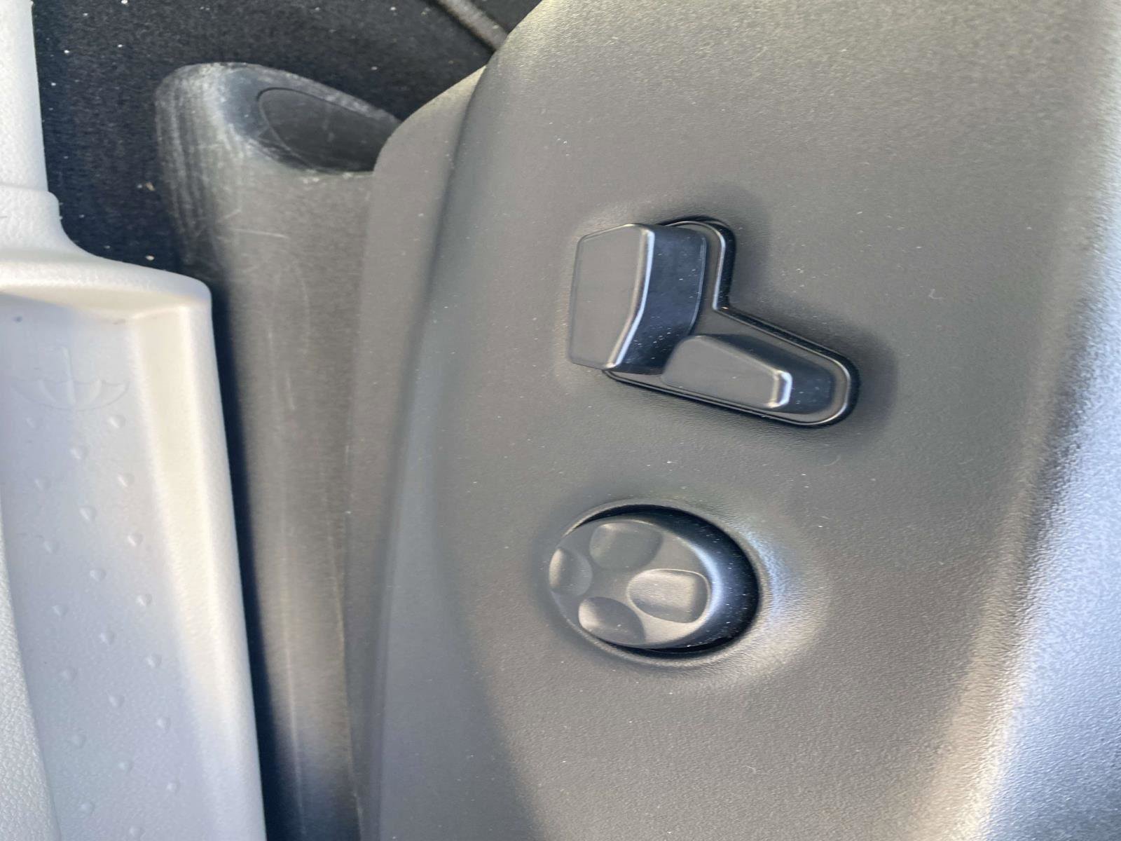 Certified 2024 Chrysler Pacifica Touring-L image 23