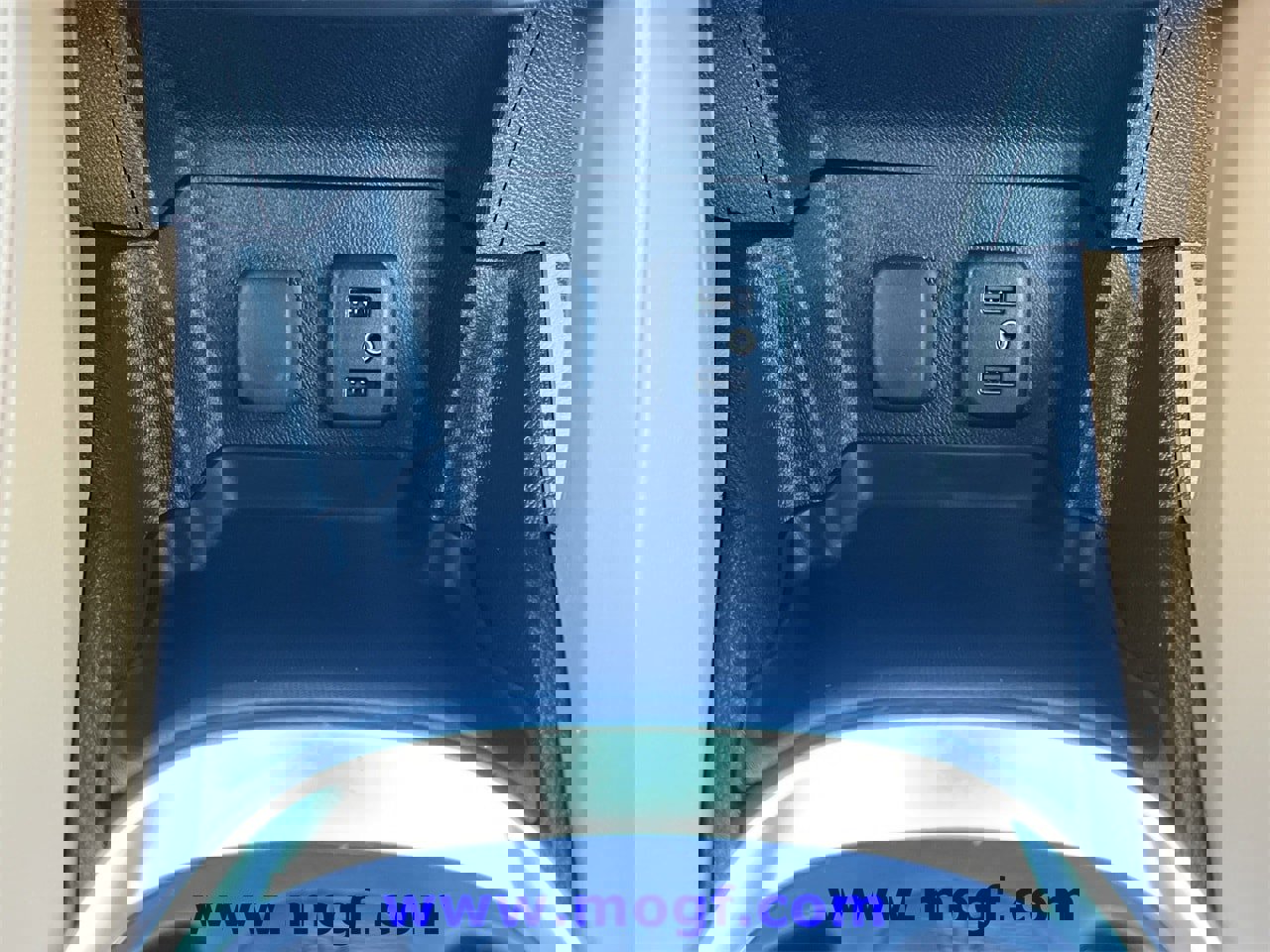 Used 2018 Chevrolet Volt Premier w/ Driver Confidence Package image 10