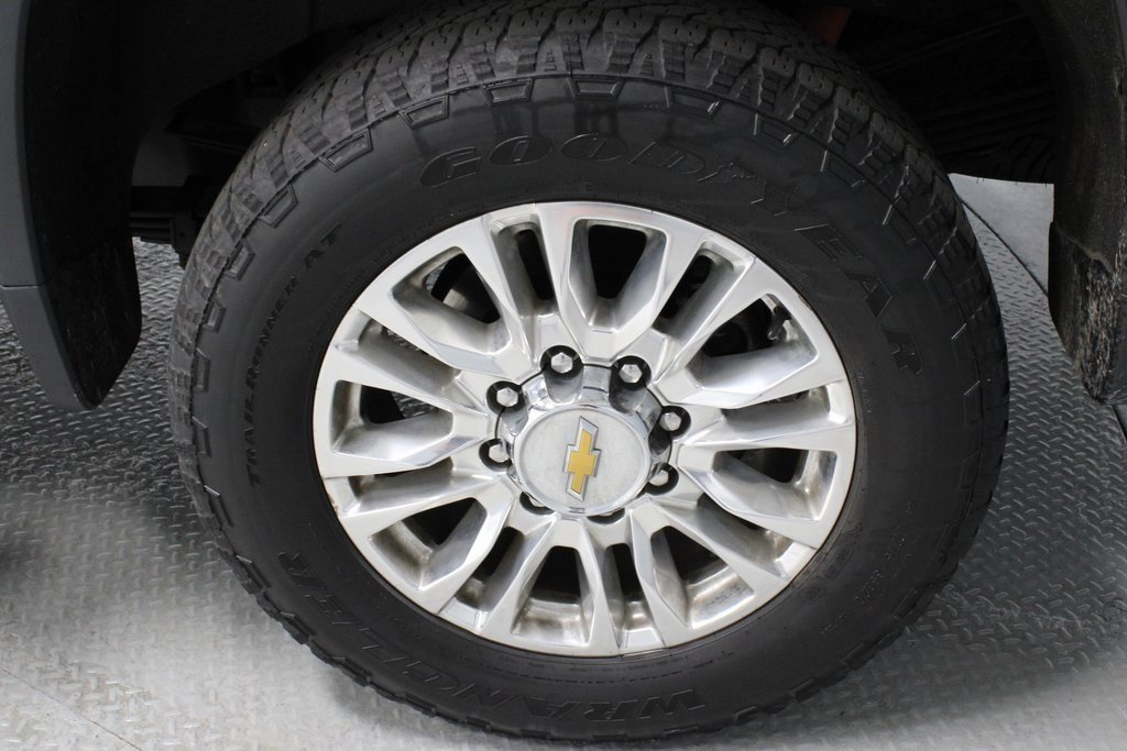 Used 2022 Chevrolet Silverado 3500 High Country image 9