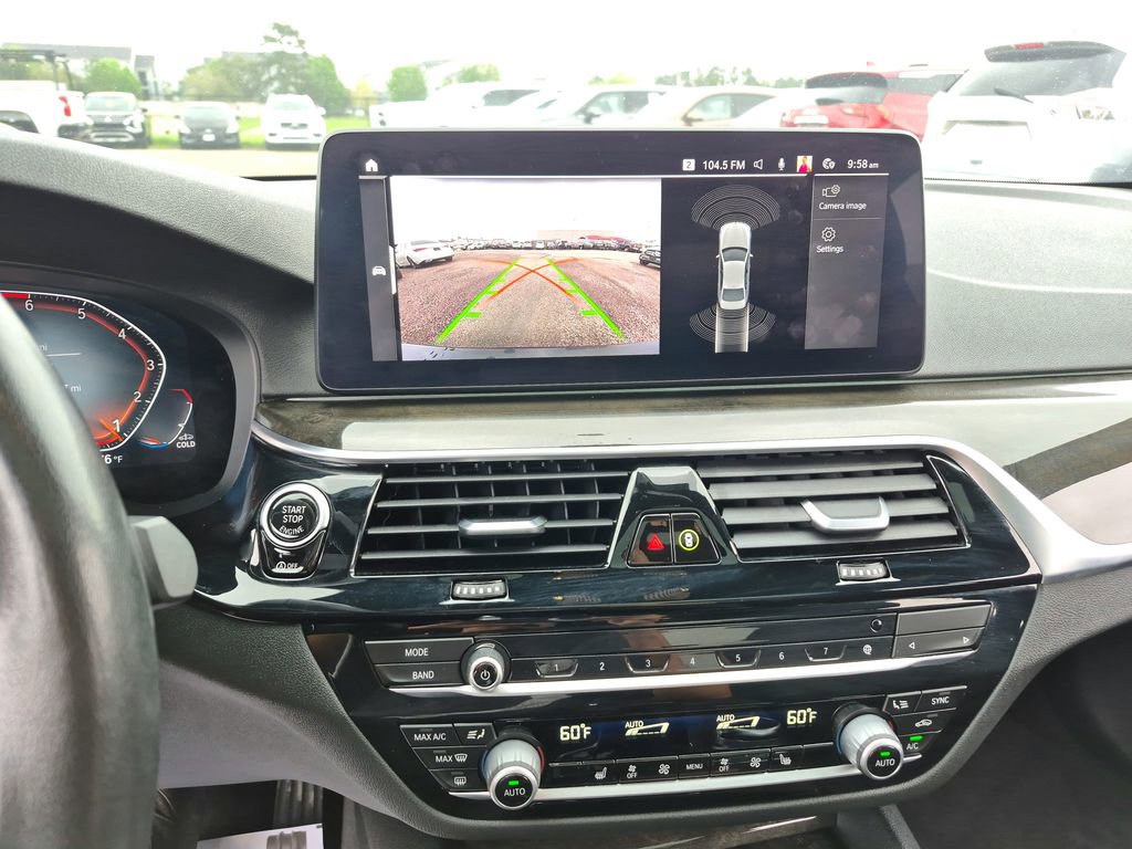 Used 2021 BMW 530i xDrive w/ Premium Package image 17