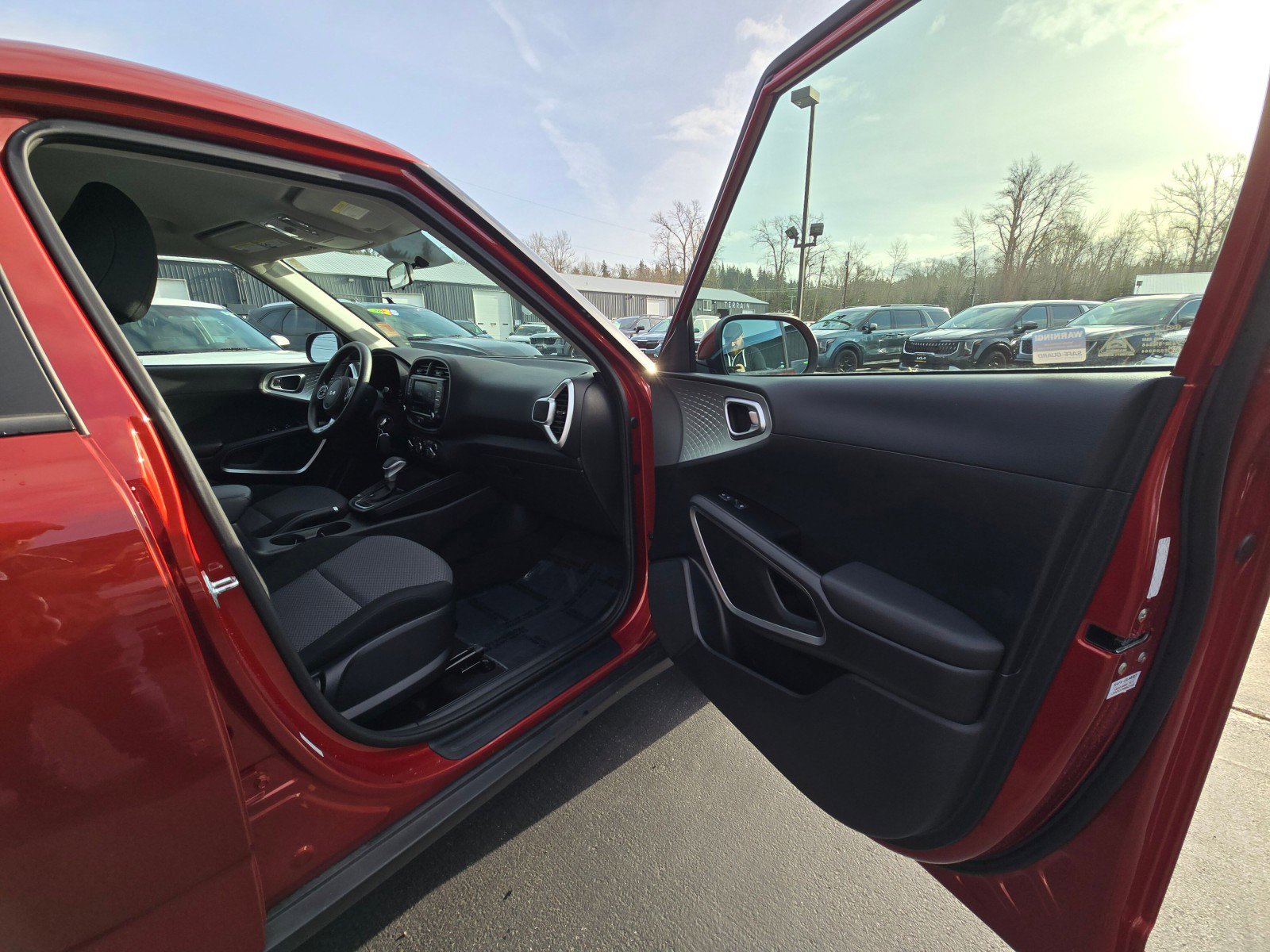 Used 2022 Kia Soul LX image 10