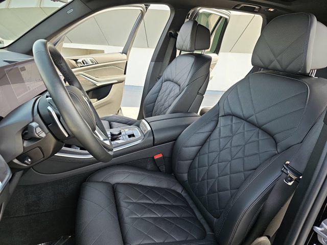 Used 2025 BMW X5 sDrive40i w/ Climate Comfort Package image 15