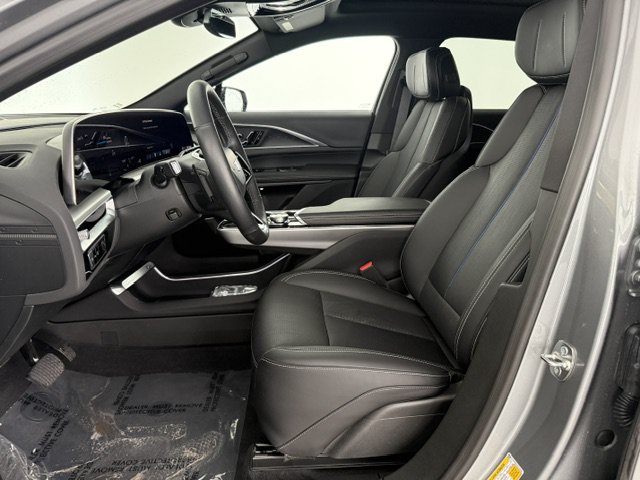 Used 2025 Cadillac Lyriq Luxury RWD image 9