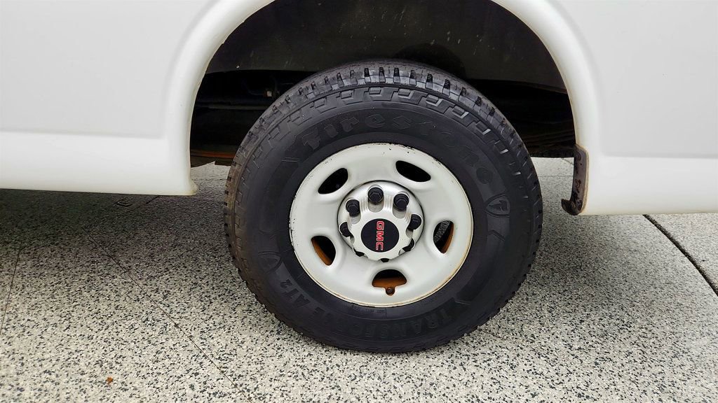 Used 2015 GMC Savana 2500 RWD image 9
