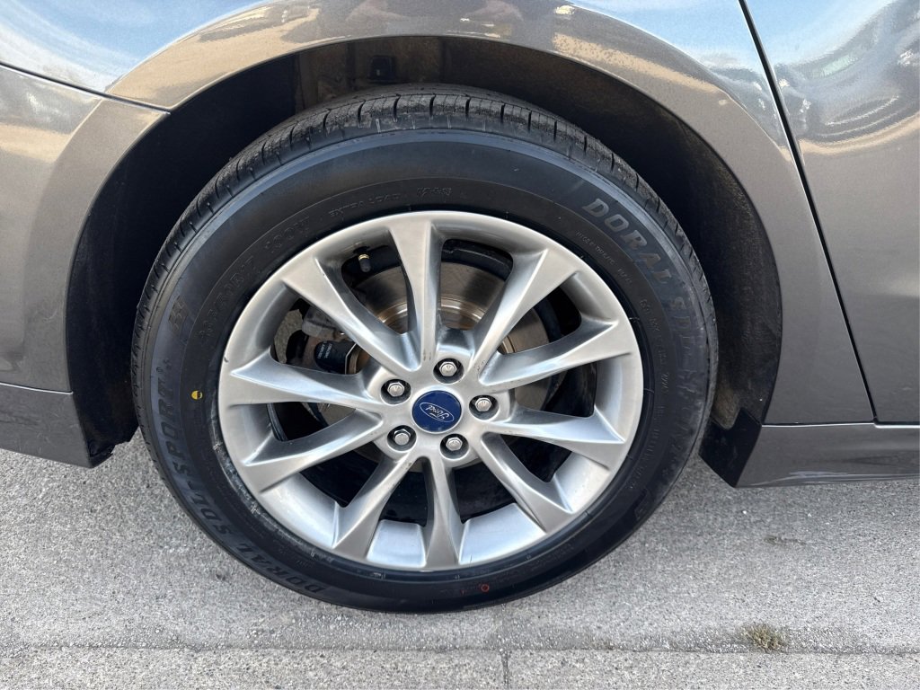 Used 2017 Ford Fusion SE image 17