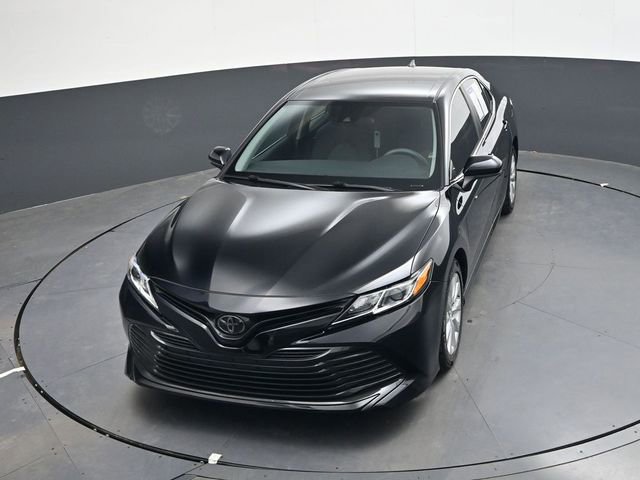 Used 2020 Toyota Camry LE image 19