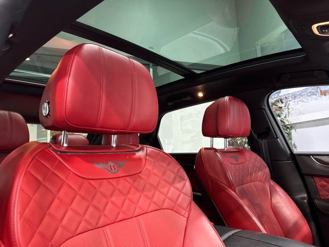 Used 2017 Bentley Bentayga image 64