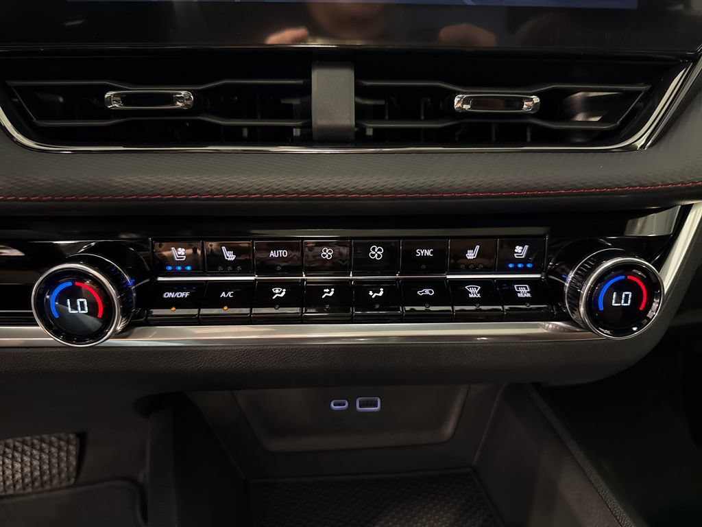 New 2027 Chevrolet Equinox RS w/ Safety and Technology Package AWD/4WD image 17