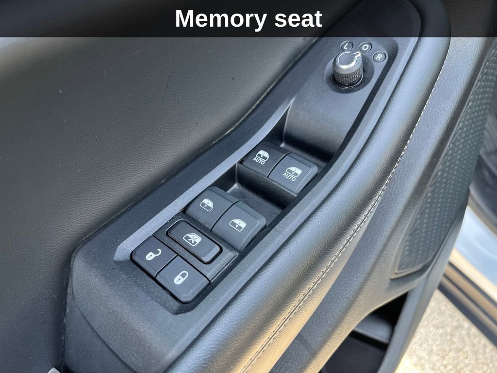 Used 2024 Jeep Grand Cherokee L Limited w/ Luxury Tech Group II image 15