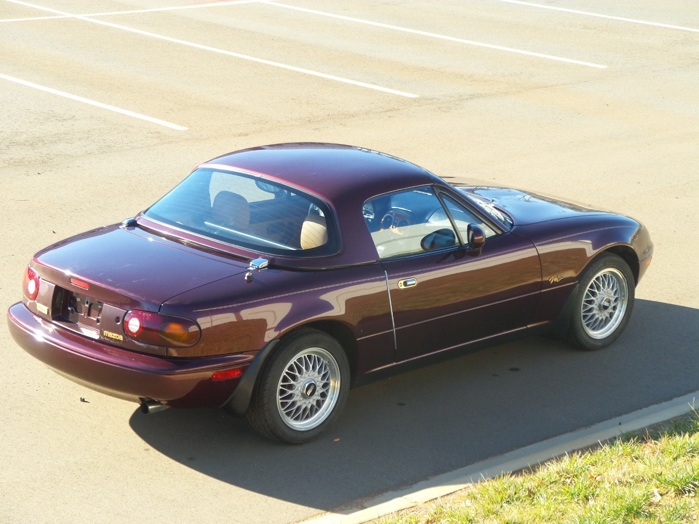Used 1995 MAZDA MX-5 Miata RWD image 9