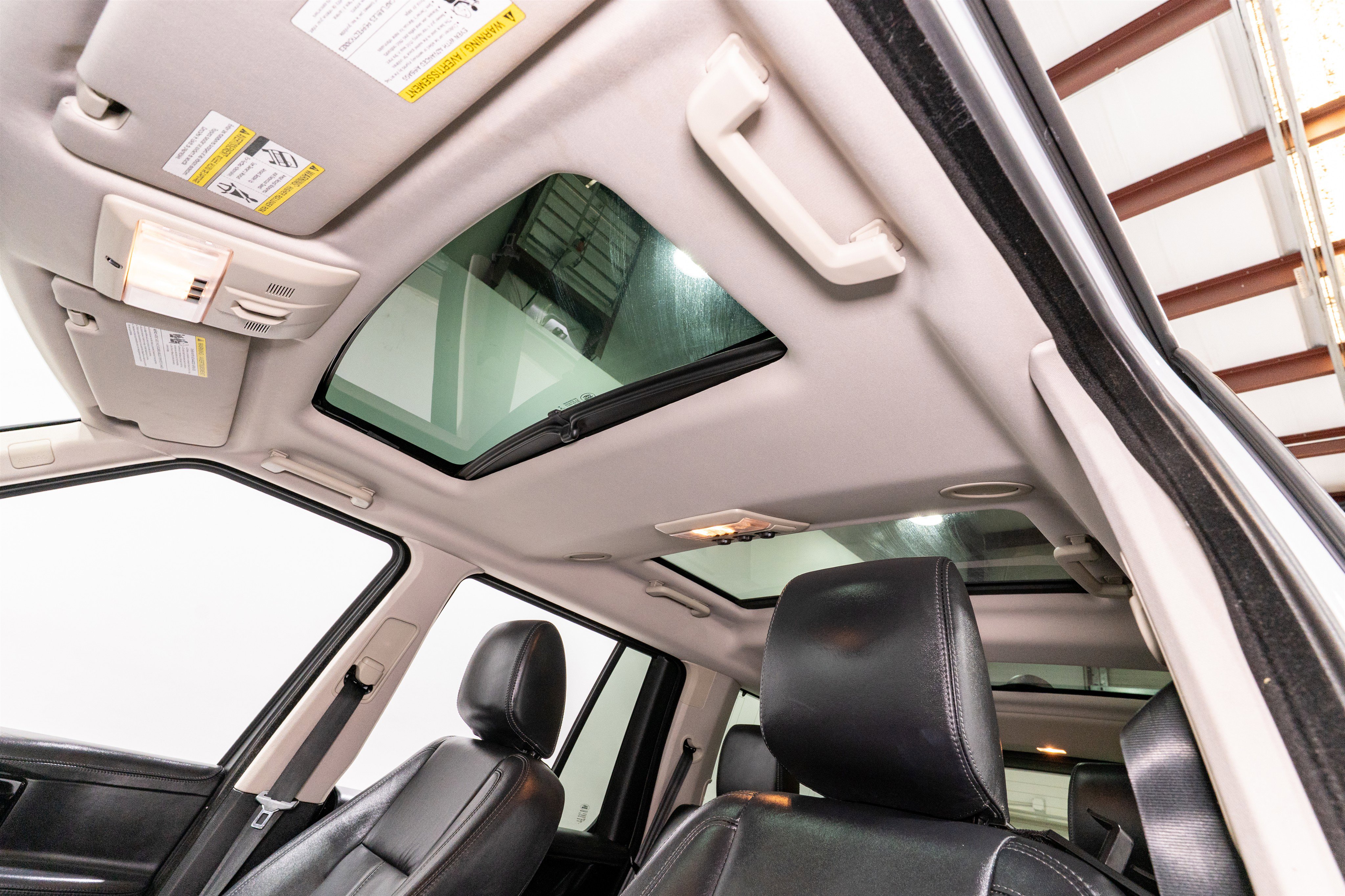 Used 2016 Land Rover LR4 HSE LUX image 18