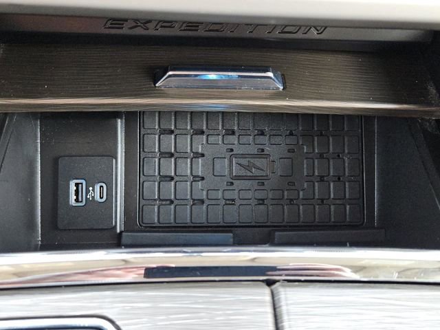 Used 2024 Ford Expedition Max Limited RWD image 19