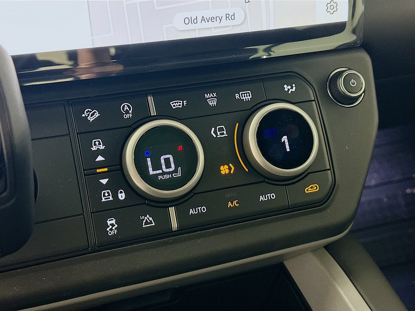 New 2026 Land Rover Defender 130 V8 AWD/4WD image 28