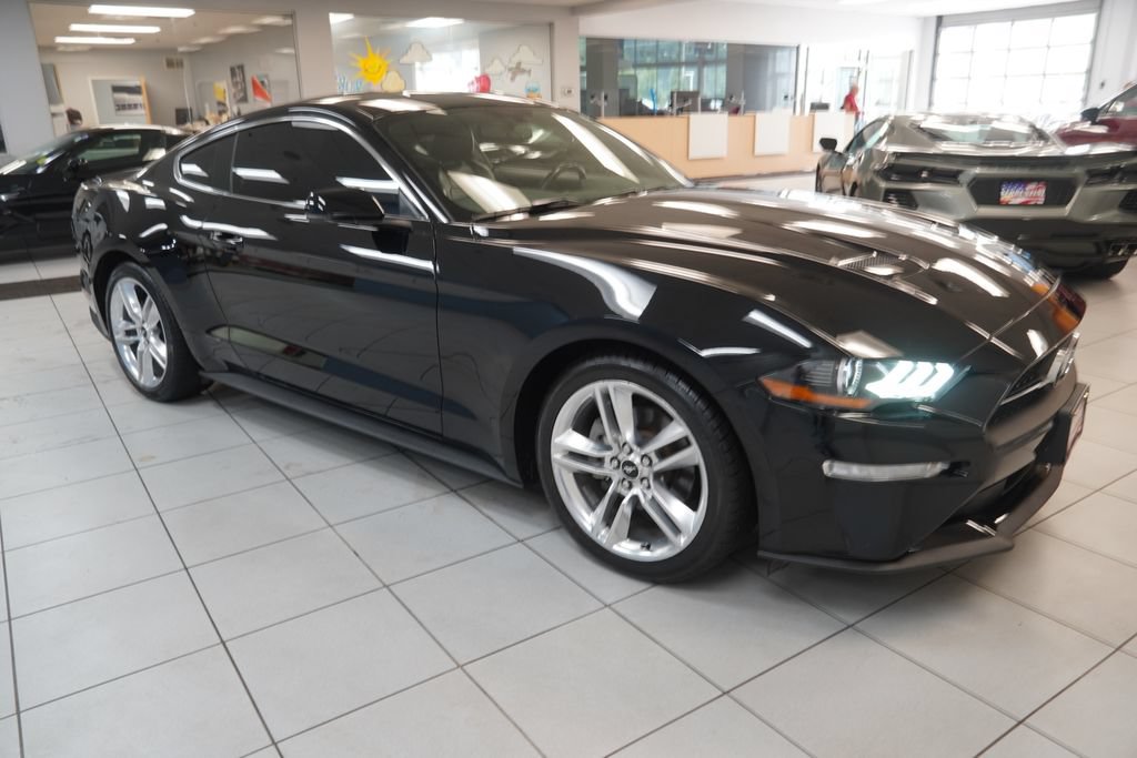 Used 2019 Ford Mustang Premium w/ Equipment Group 201A RWD image 13