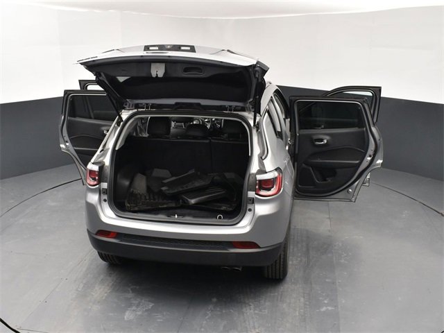 Used 2020 Jeep Compass Latitude image 29