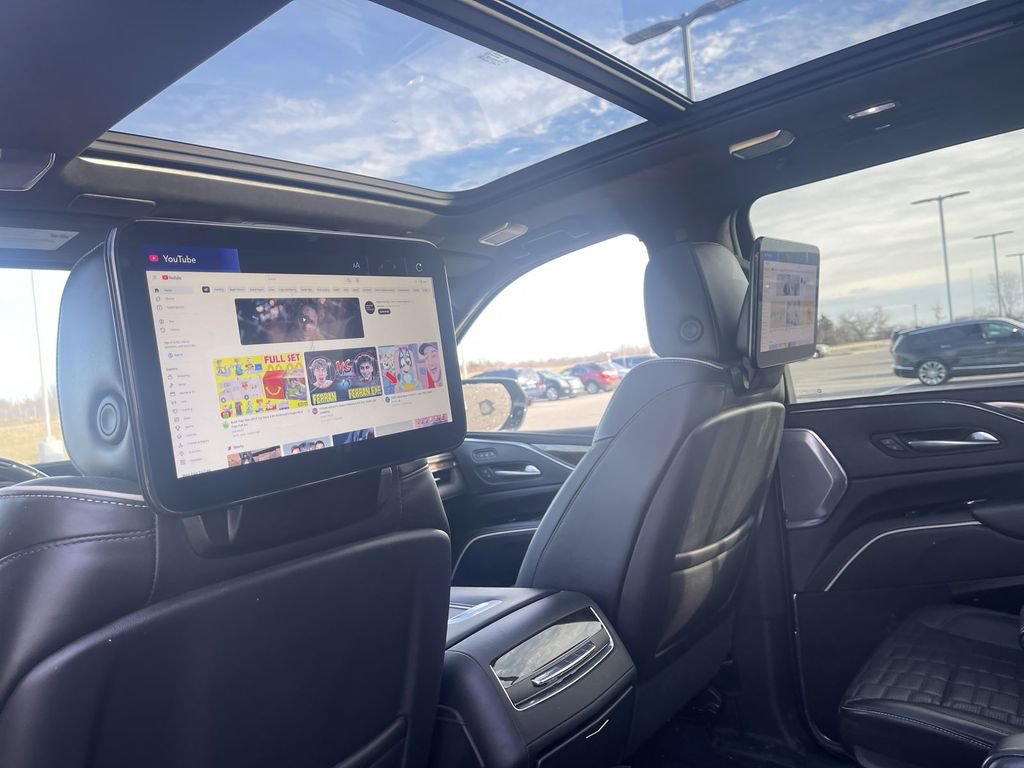 Used 2023 Cadillac Escalade ESV Sport Platinum w/ LPO, ONYX Package image 38