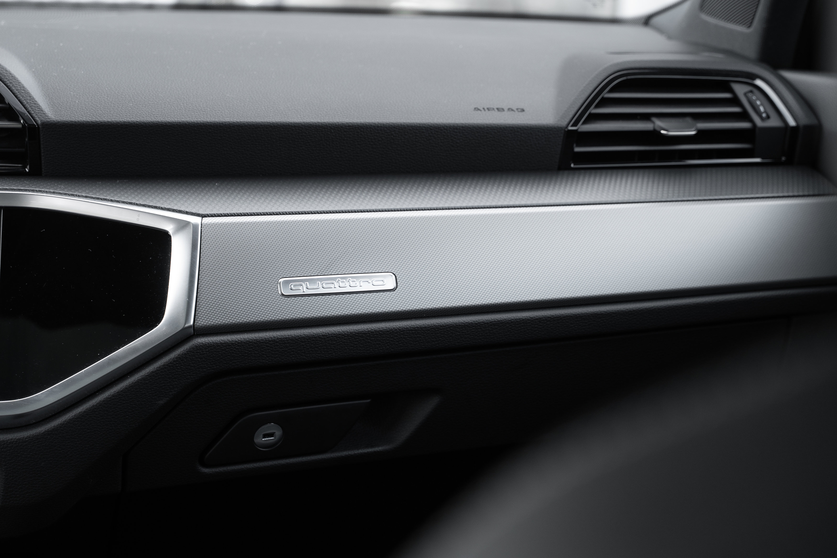 Certified 2025 Audi Q3 2.0T Premium w/ Convenience Package image 14