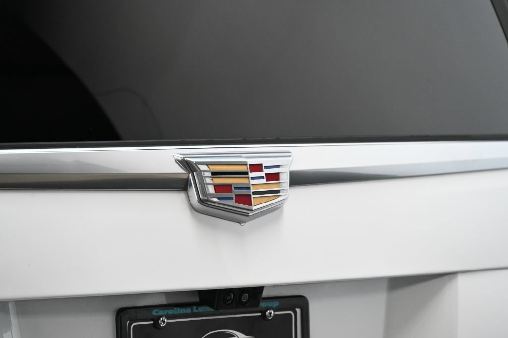 Used 2018 Cadillac Escalade Platinum AWD/4WD image 17