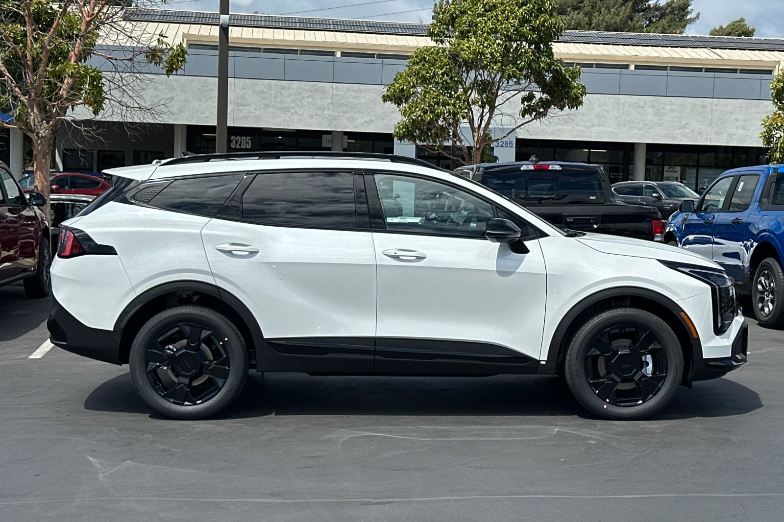 New 2027 Kia Sportage X-Line AWD/4WD image 3
