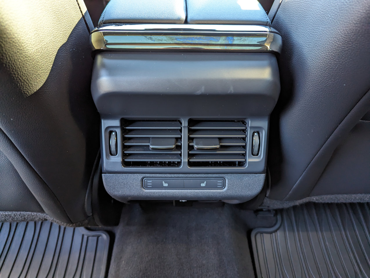 Used 2024 Land Rover Range Rover Evoque Dynamic SE image 37