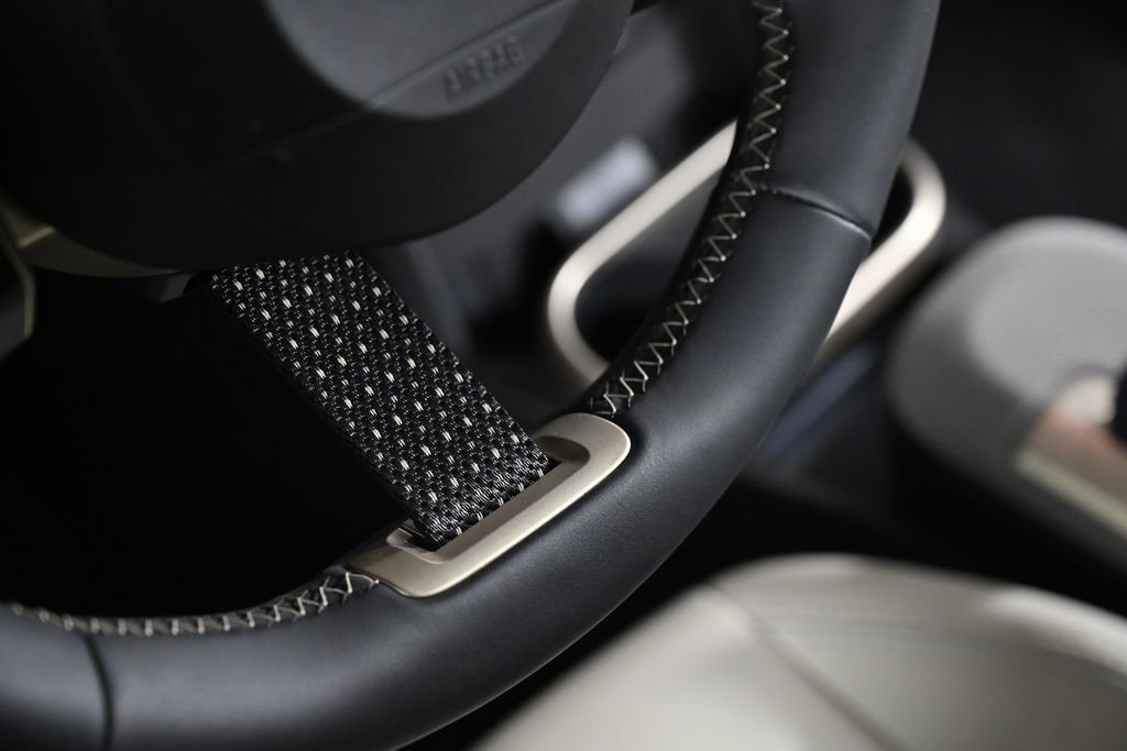 Used 2025 MINI Cooper 2-Door Hardtop image 14