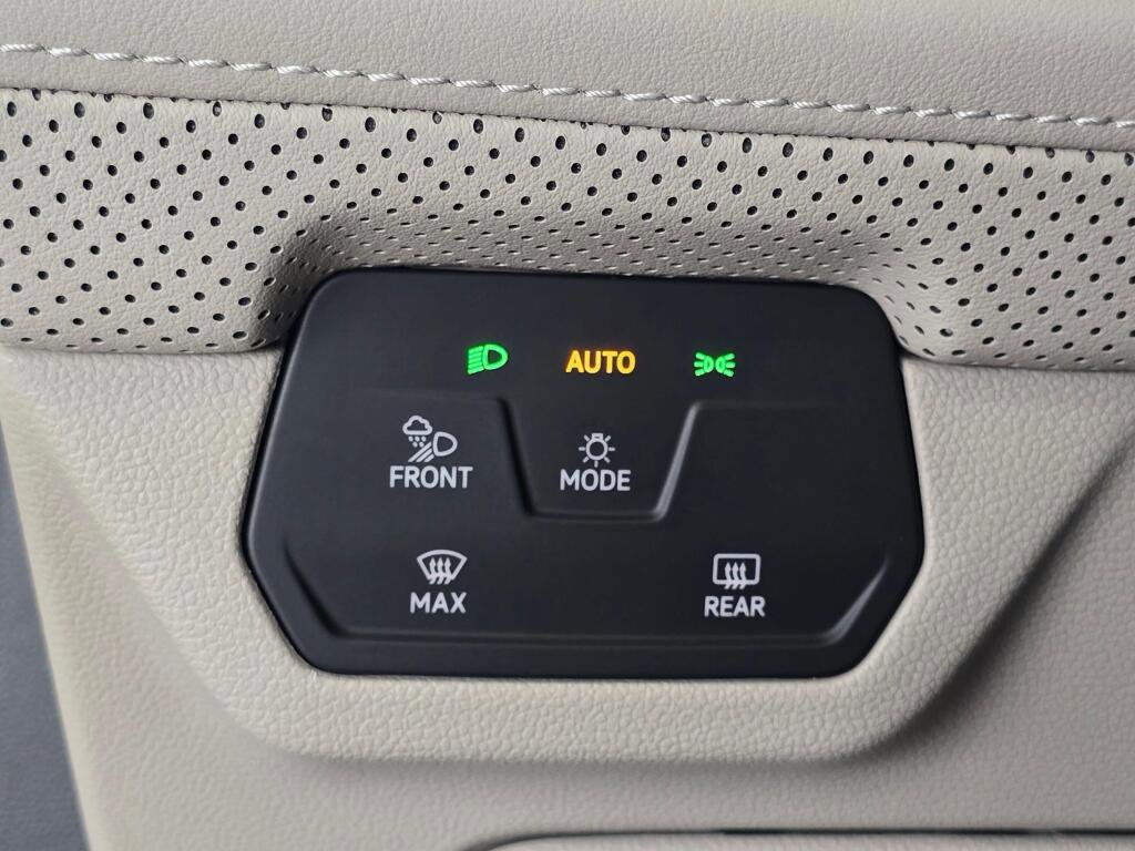 New 2024 Volkswagen Atlas SE image 22