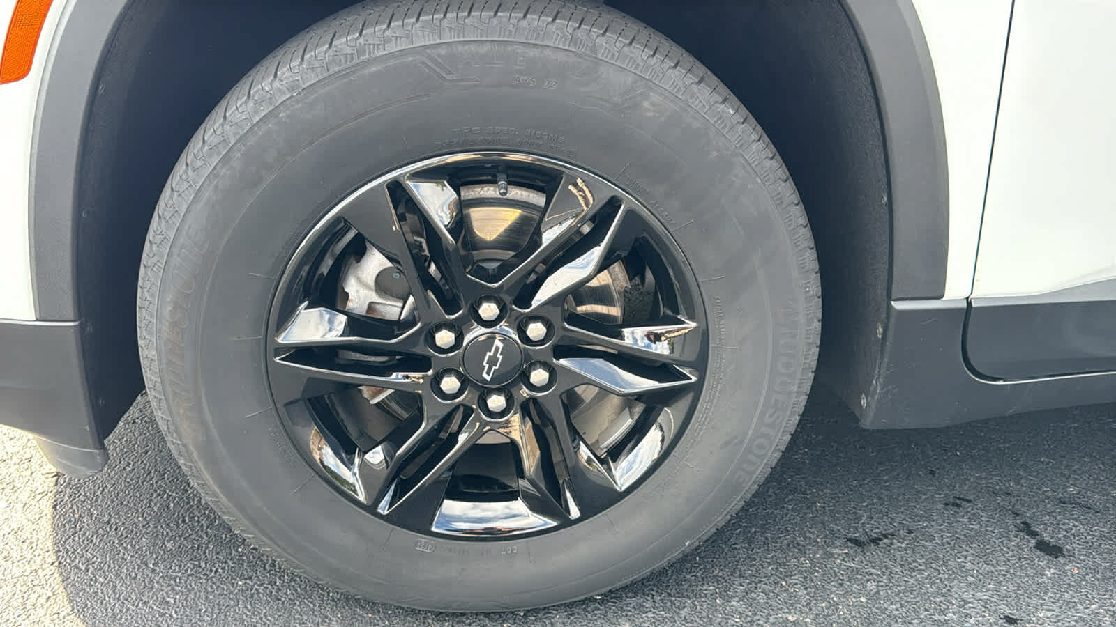 Used 2023 Chevrolet Traverse LS w/ Midnight/Sport Edition AWD/4WD image 18