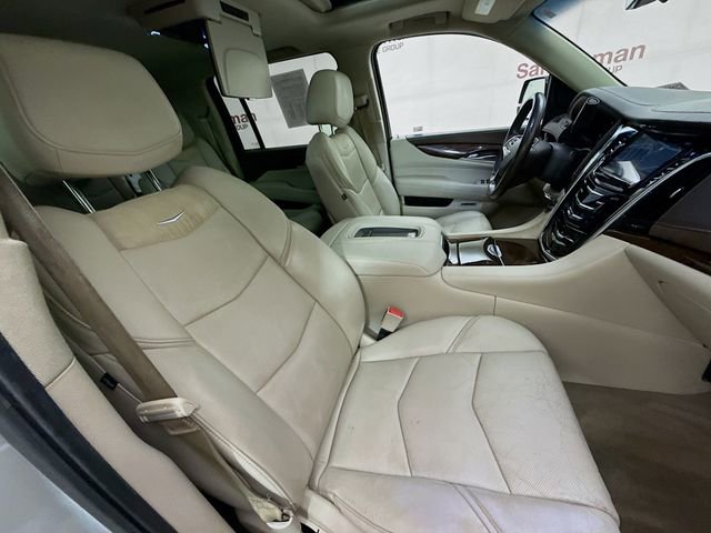 Used 2017 Cadillac Escalade ESV Luxury AWD/4WD image 32