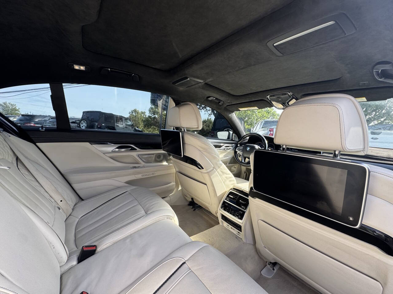 Used 2018 BMW 750i xDrive AWD/4WD image 9