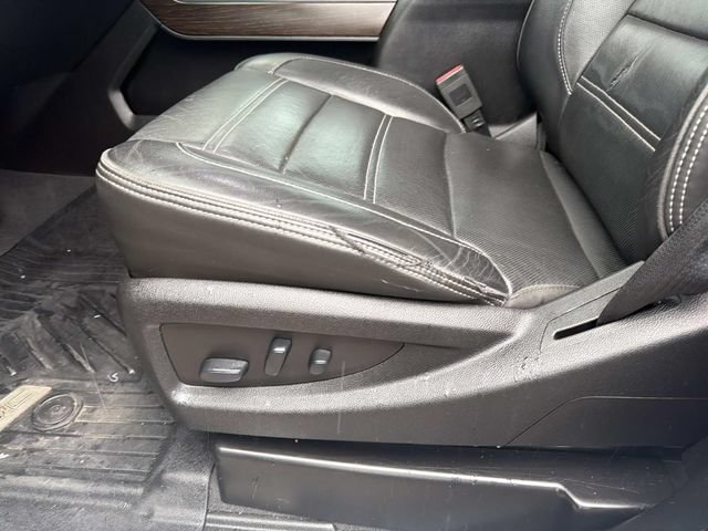 Used 2019 GMC Sierra 2500 Denali w/ Duramax Plus Package AWD/4WD image 22