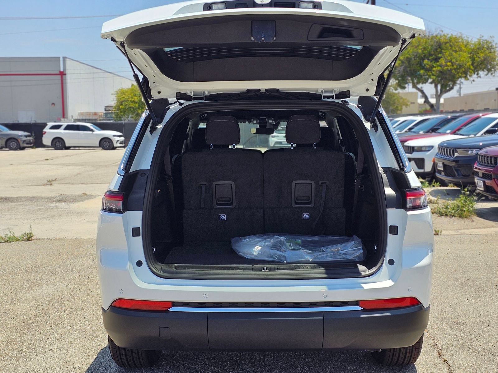New 2026 Jeep Grand Cherokee L Laredo RWD image 8