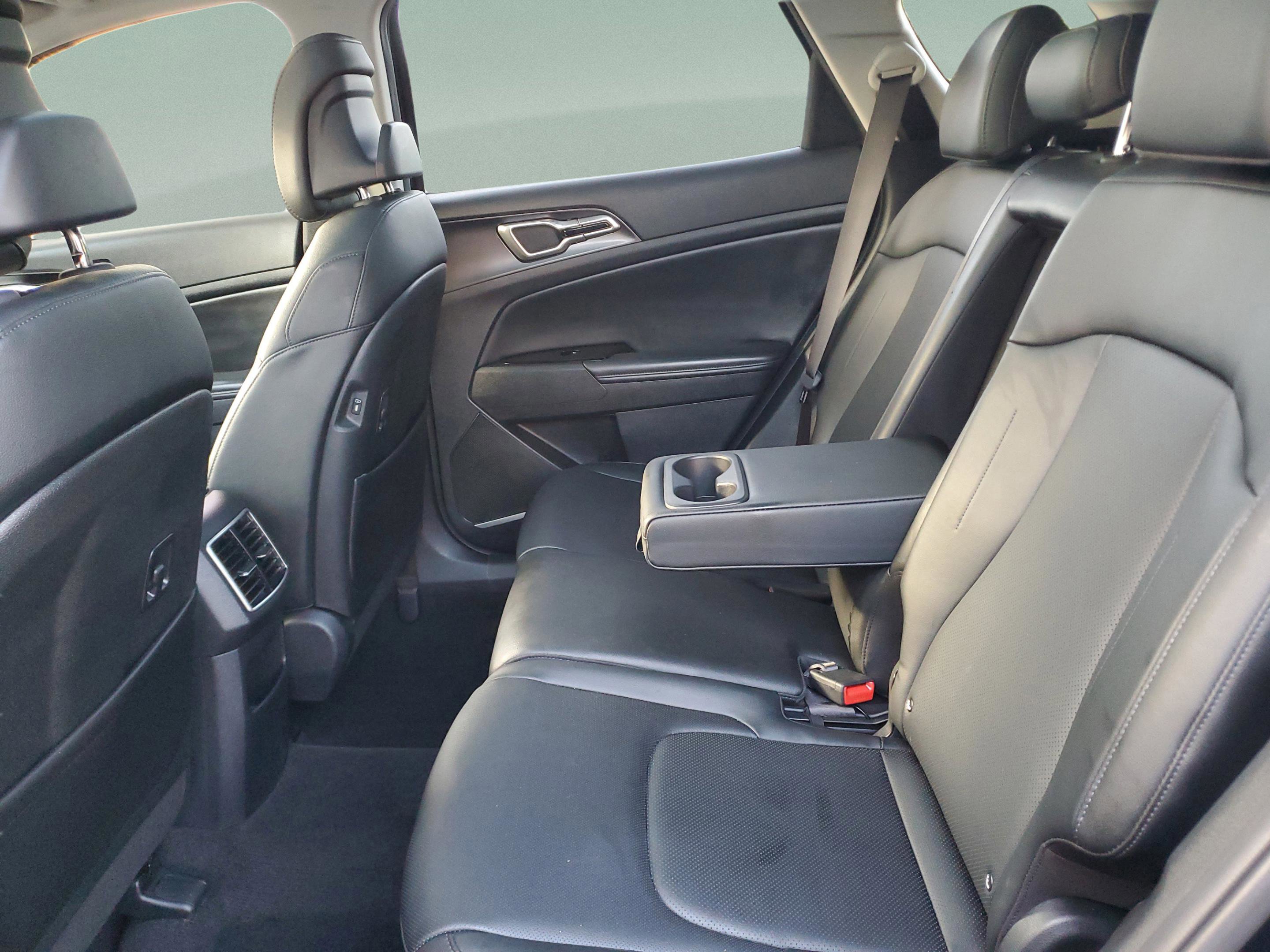 Certified 2025 Kia Sportage EX w/ Premium Package image 10